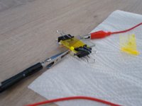 OL 007  3: die leuchtende OLED (Leuchten erkennbar am Galinstantropfen)